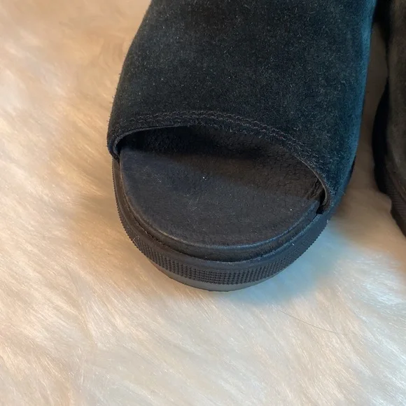 Sorel Suede Slip on Shoes Excellent Condition - Picture 6 of 12